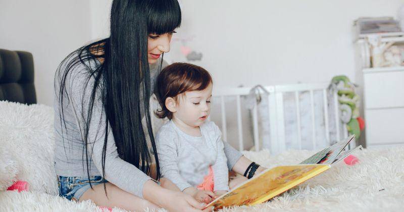 7 Rekomendasi Dongeng sebelum Tidur untuk Bayi